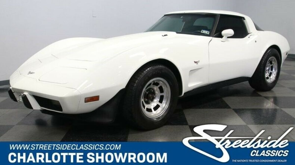 classic vintage c3 sports car vette automatic sbc 1979 Chevrolet Corvette L-82