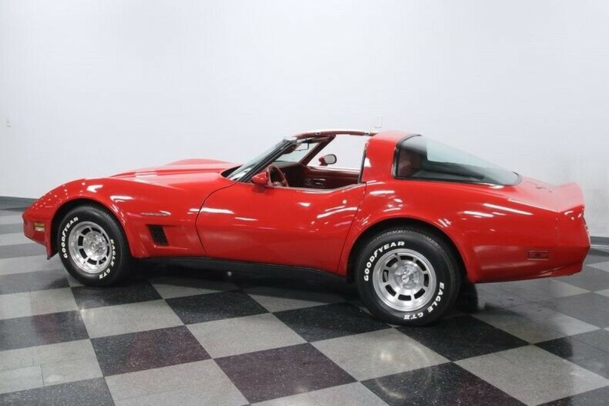 1982 Chevrolet Corvette - photo 9