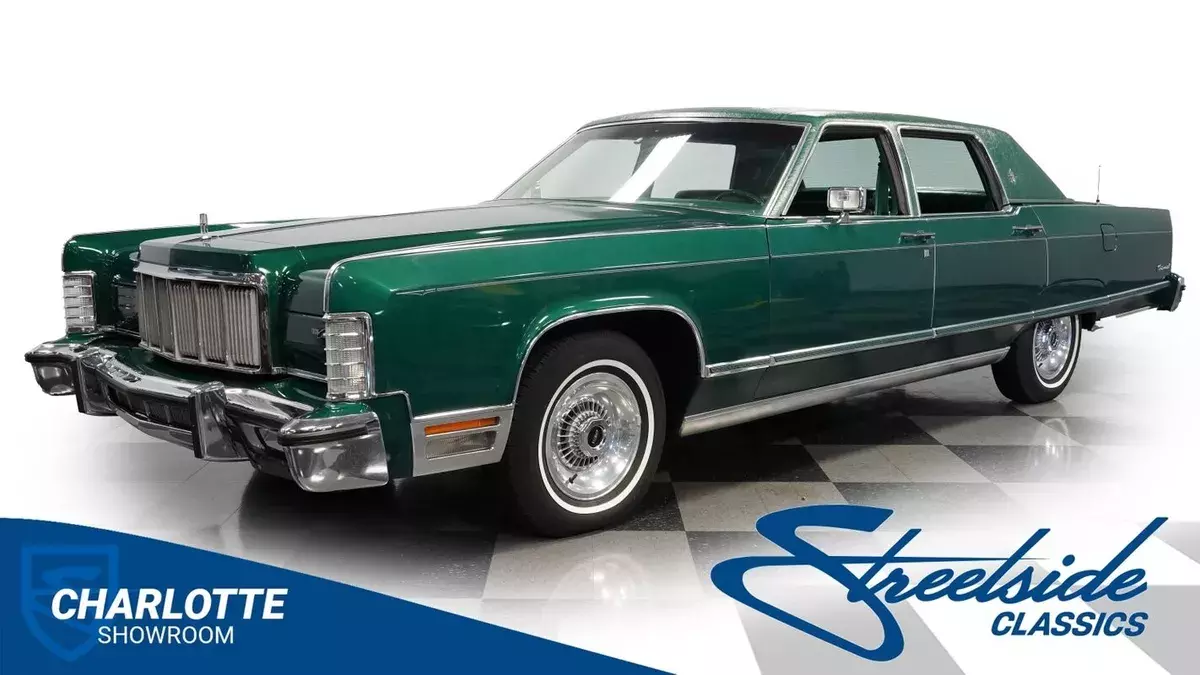 classic vintage chrome American luxury leather pillow top 4dr door 1976 Lincoln Continental