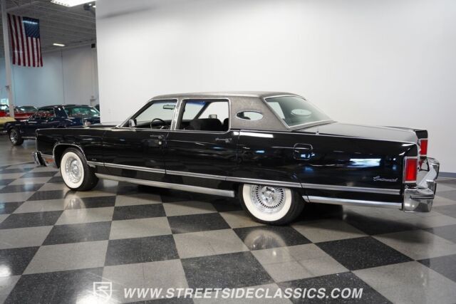 1976 Lincoln Town Car - photo 9