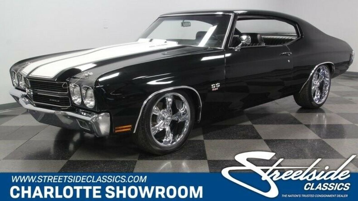 classic vintage chrome black vinyl white stripes Vintage Air FlowMaster muscle 1970 Chevrolet Chevelle SS 454 Tribute