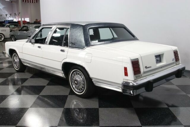 1986 Ford LTD Crown Victoria - photo 10