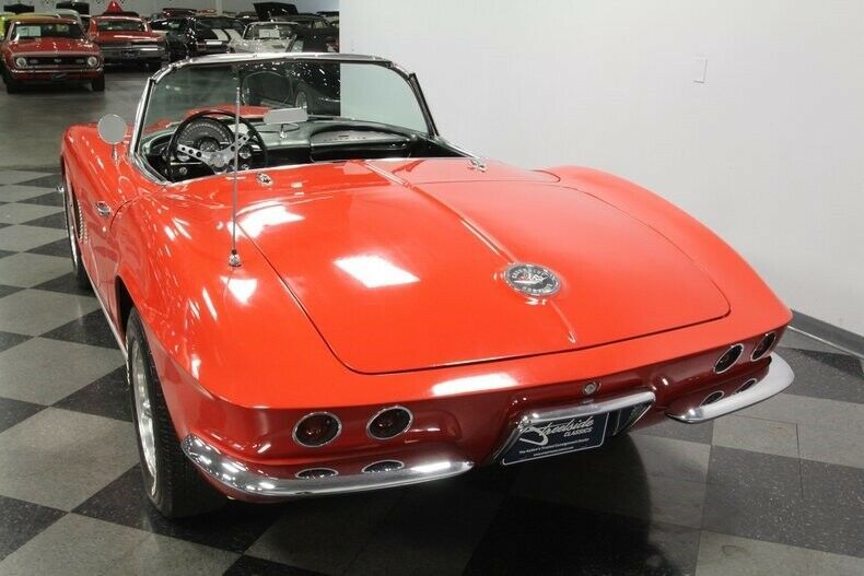 1962 Chevrolet Corvette Convertible - photo 11
