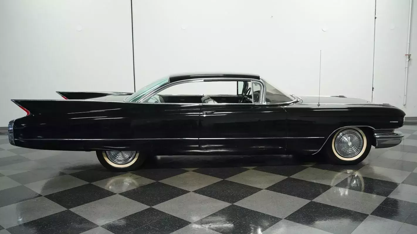 1960 Cadillac Series 62 Coupe - photo 12