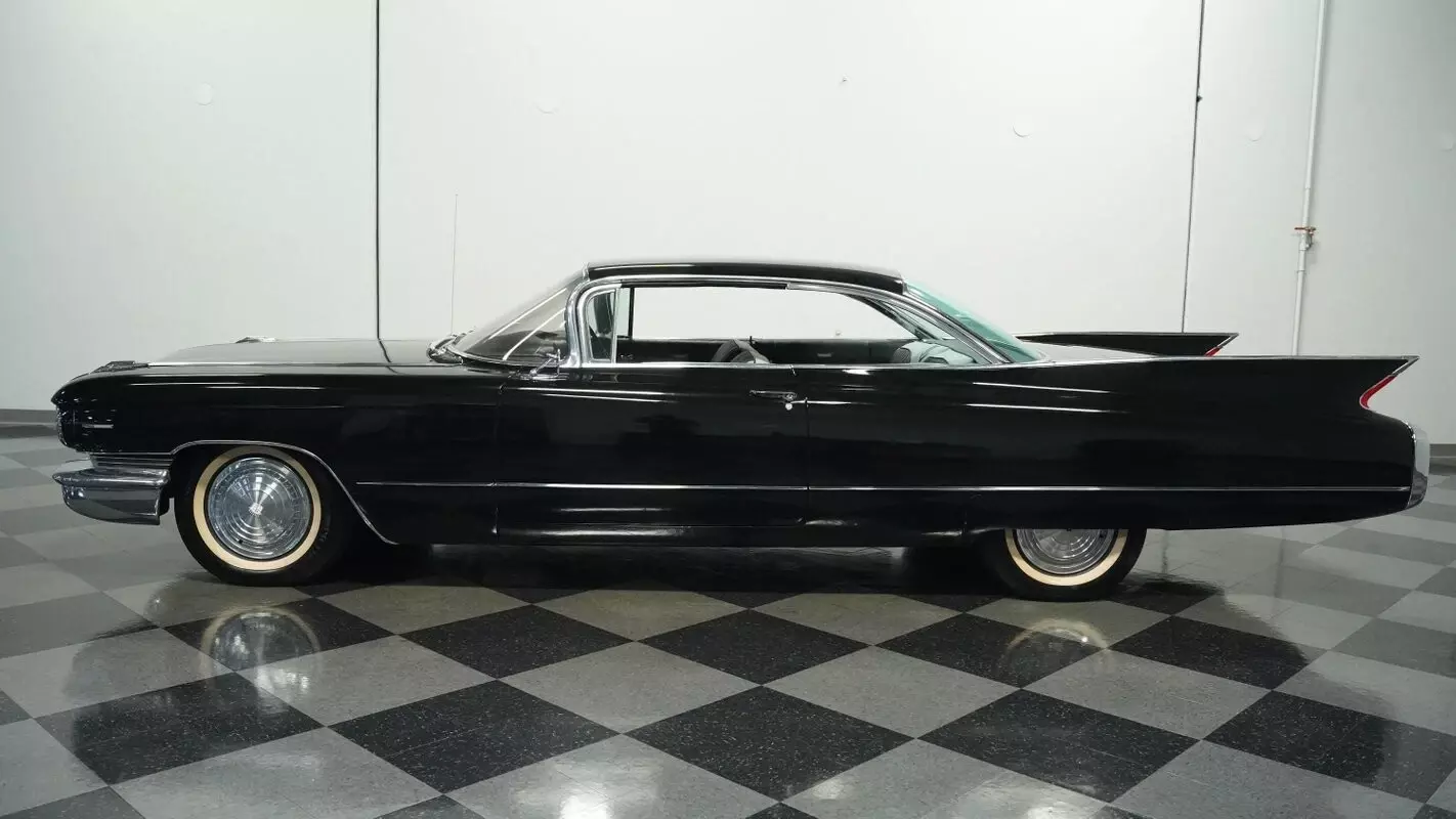 1960 Cadillac Series 62 Coupe - photo 3