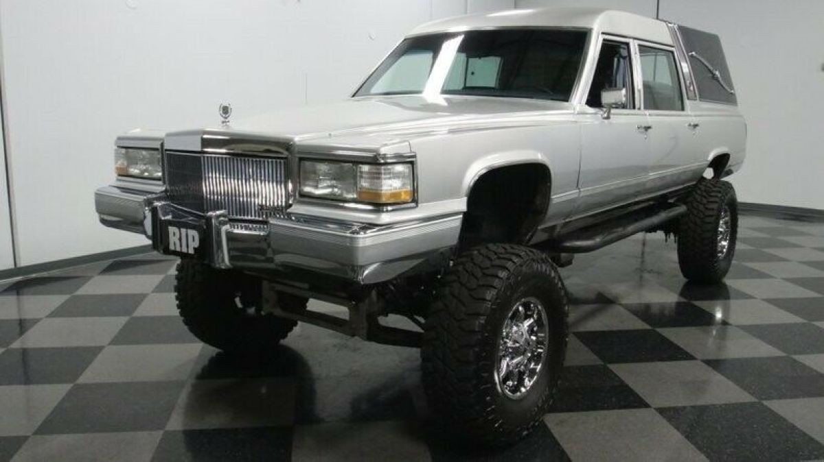 1990 Cadillac Brougham Hearse - photo 6