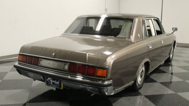 1991 Toyota Century VG40 - photo 10
