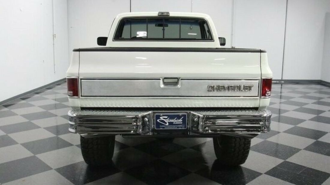1983 Chevrolet C-10 Custom Deluxe 4x4 - photo 12