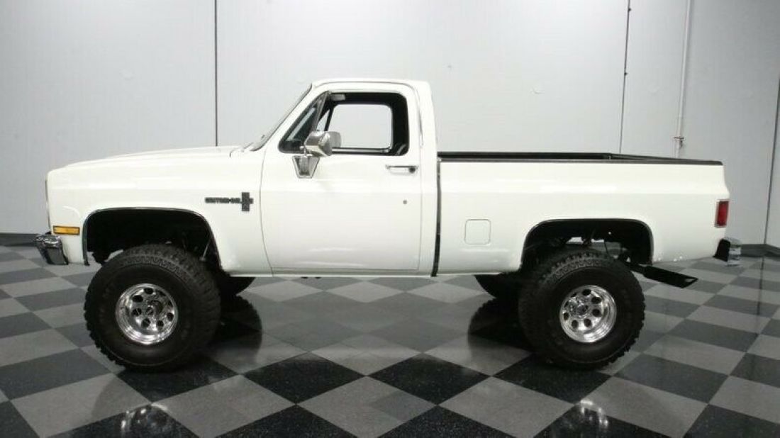 1983 Chevrolet C-10 Custom Deluxe 4x4 - photo 3
