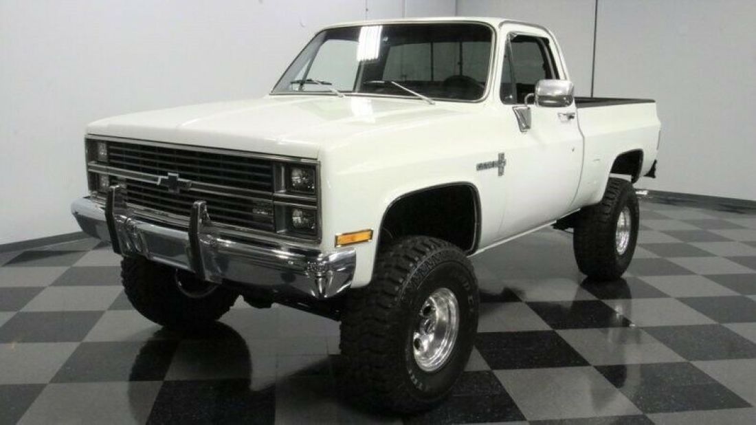 1983 Chevrolet C-10 Custom Deluxe 4x4 - photo 6