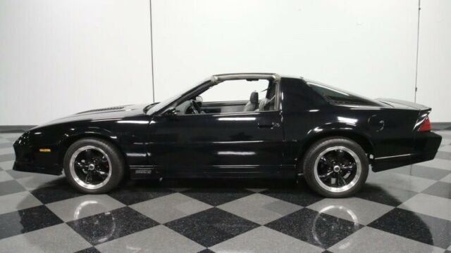 1988 Chevrolet Camaro IROC Z/28 - photo 3