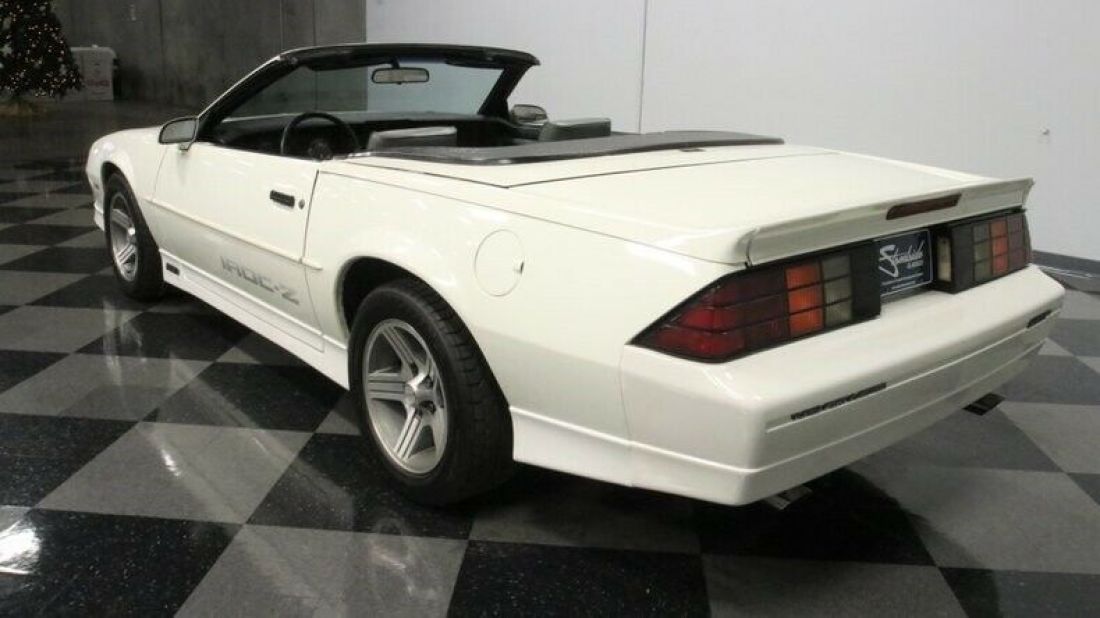 1988 Chevrolet Camaro IROC Z/28 Convertible - photo 10