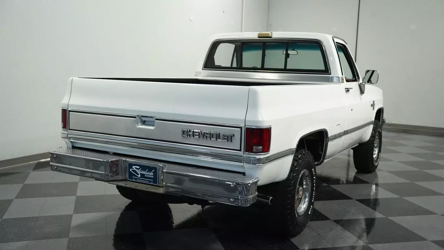 1987 Chevrolet K10 Silverado 4x4 - photo 10