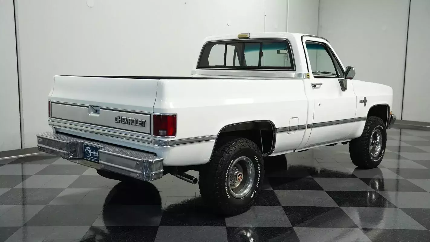 1987 Chevrolet K10 Silverado 4x4 - photo 11