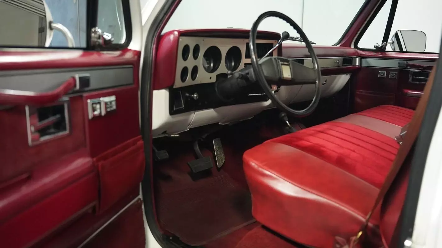 1987 Chevrolet K10 Silverado 4x4 - photo 5
