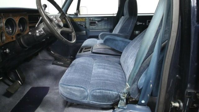 1990 Chevrolet Suburban -- - photo 5