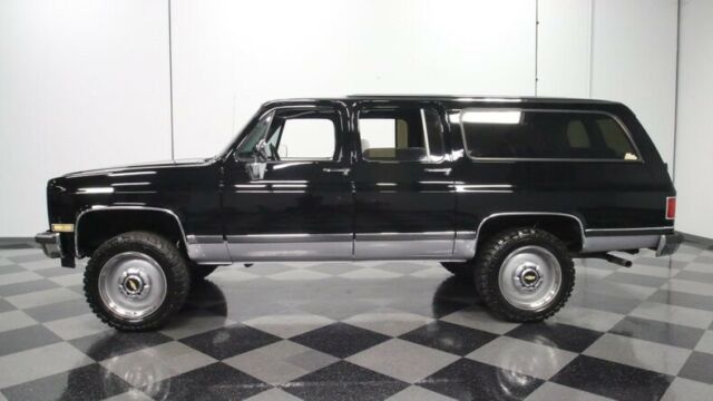 1990 Chevrolet Suburban 4X4 - photo 3