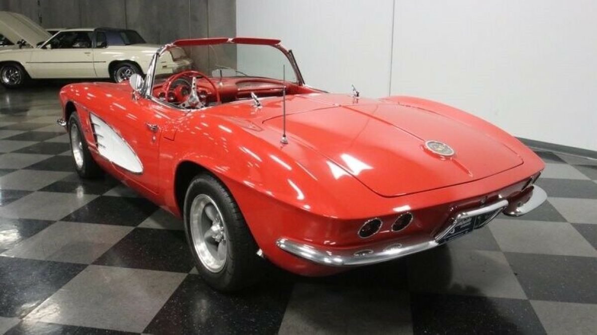 1961 Chevrolet Corvette Convertible - photo 10