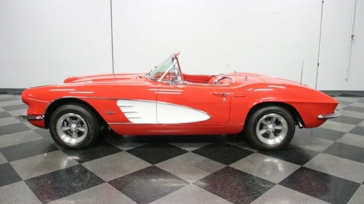 1961 Chevrolet Corvette Convertible - photo 3