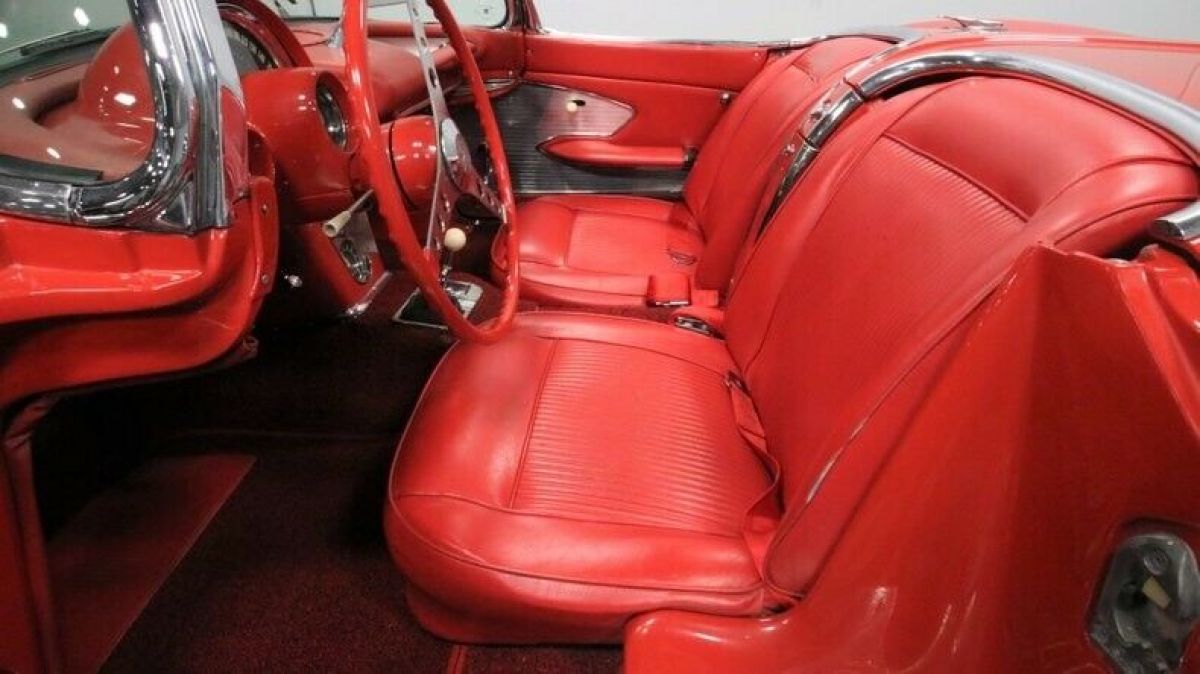1961 Chevrolet Corvette Convertible - photo 5