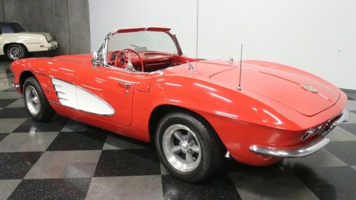 1961 Chevrolet Corvette Convertible - photo 9