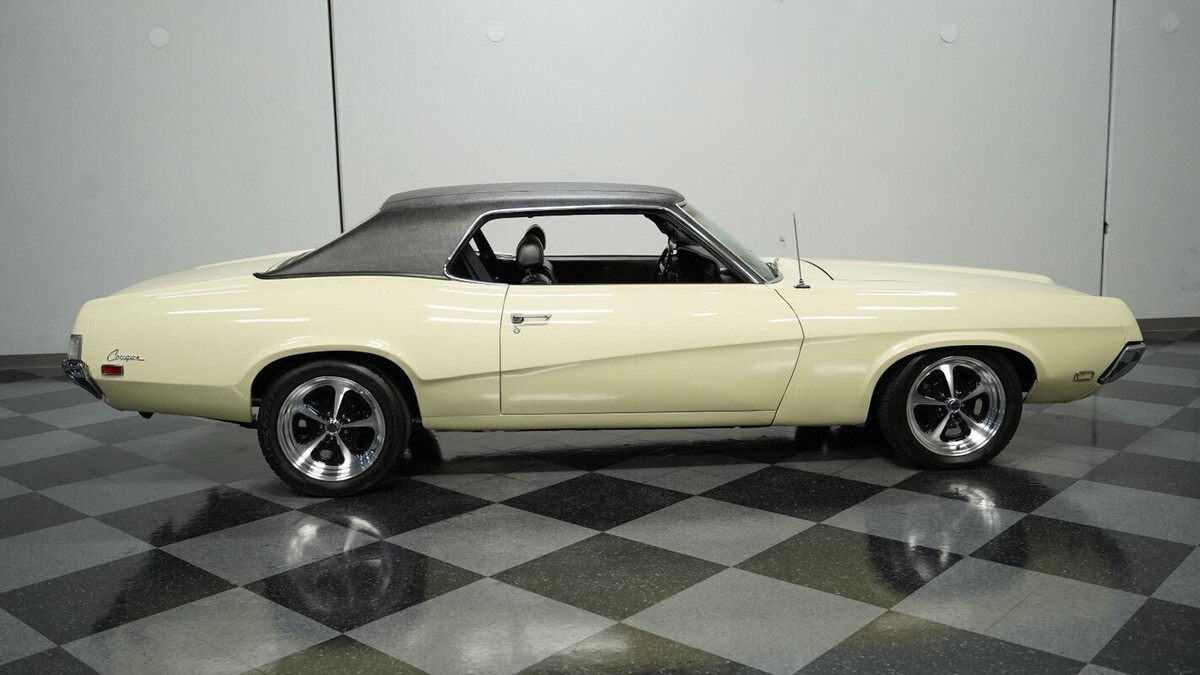 1969 Mercury Cougar - photo 12