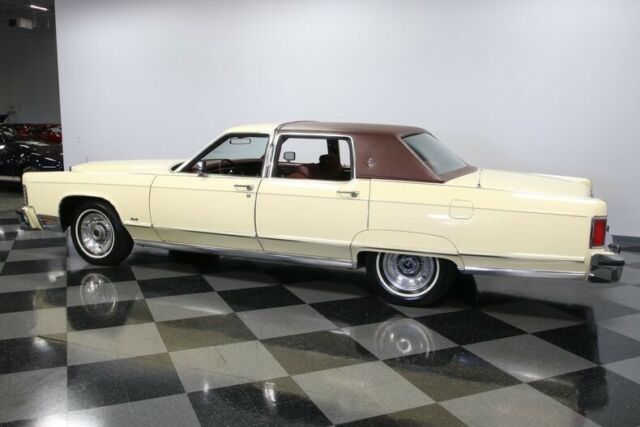 1977 Lincoln Continental Town Car - photo 9