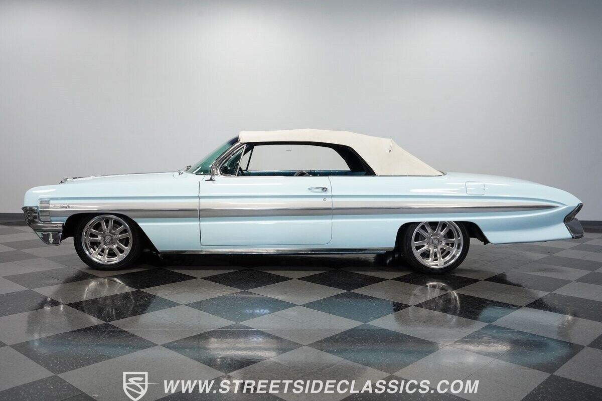1961 Oldsmobile Starfire Convertible - photo 8
