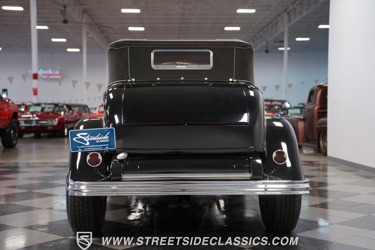 1932 Ford Cabriolet - photo 11