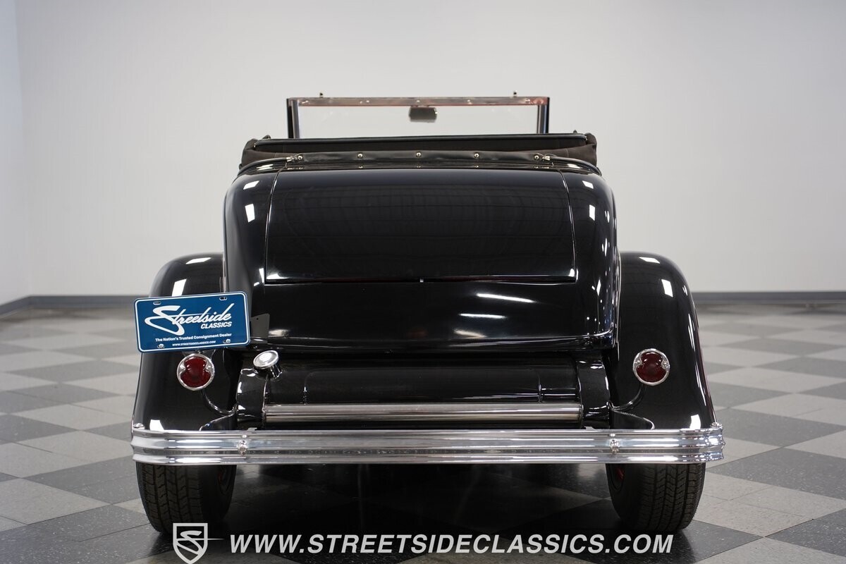 1932 Ford Cabriolet - photo 12