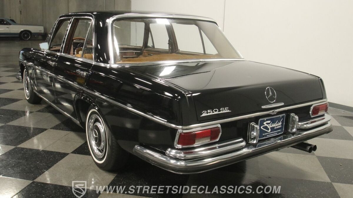 1966 Mercedes-Benz 200-Series - photo 10