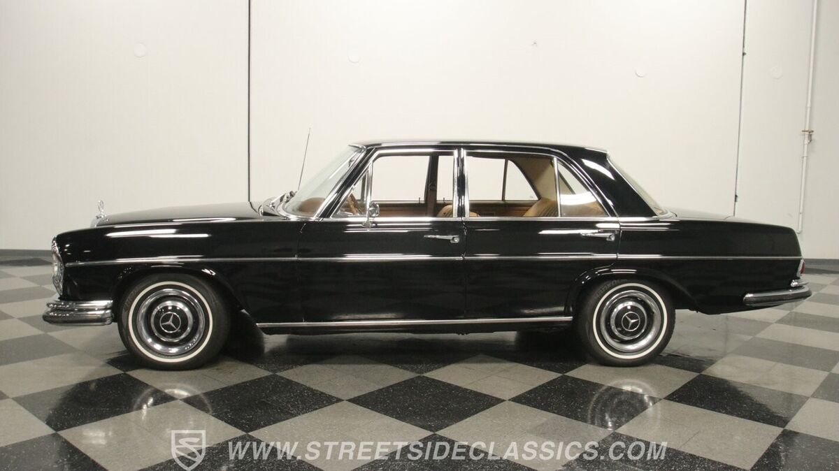 1966 Mercedes-Benz 200-Series - photo 3