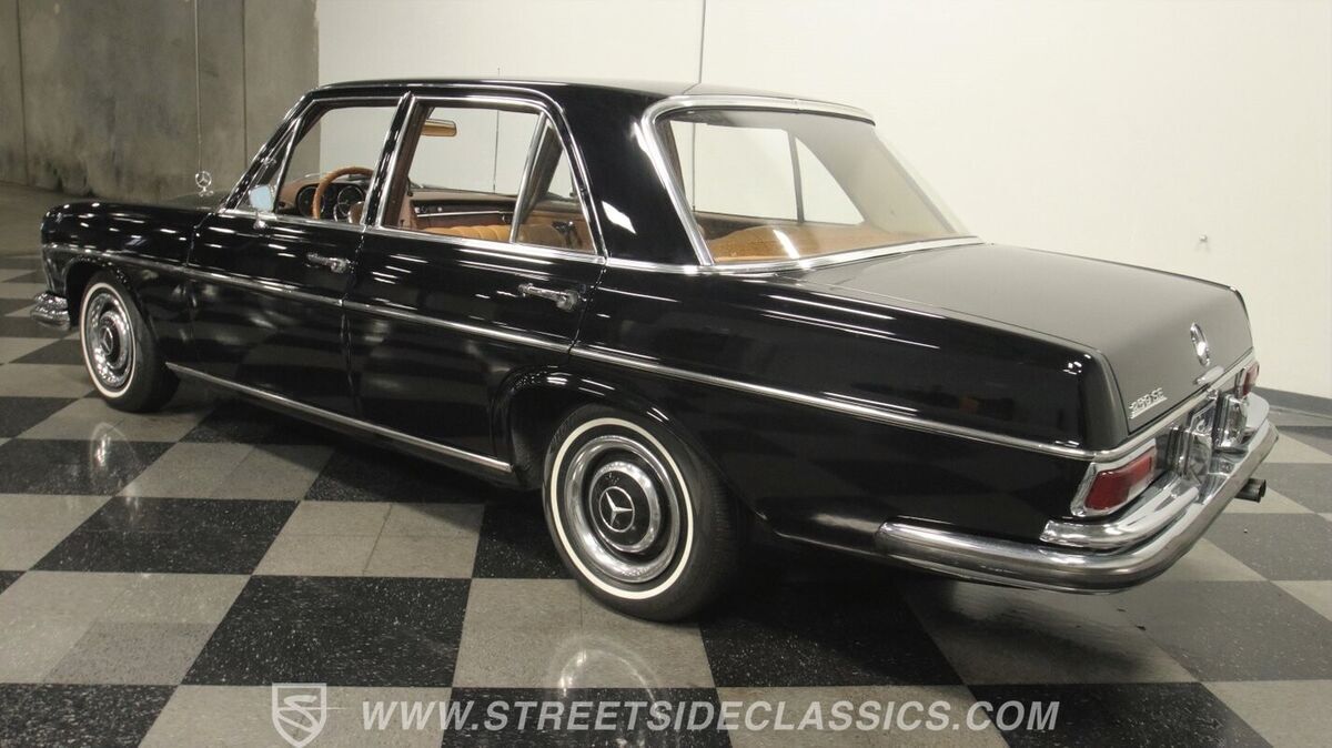 1966 Mercedes-Benz 200-Series - photo 9