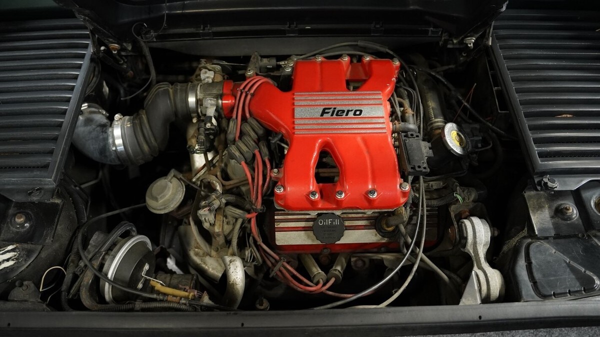 1985 Pontiac Fiero SE - photo 4