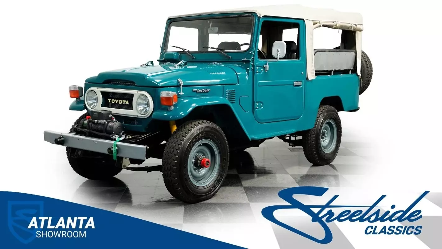 classic vintage chrome fj43 4.2 liter inline 6 manual transmission 4x4 trailer 1979 Toyota FJ43 With Trailer