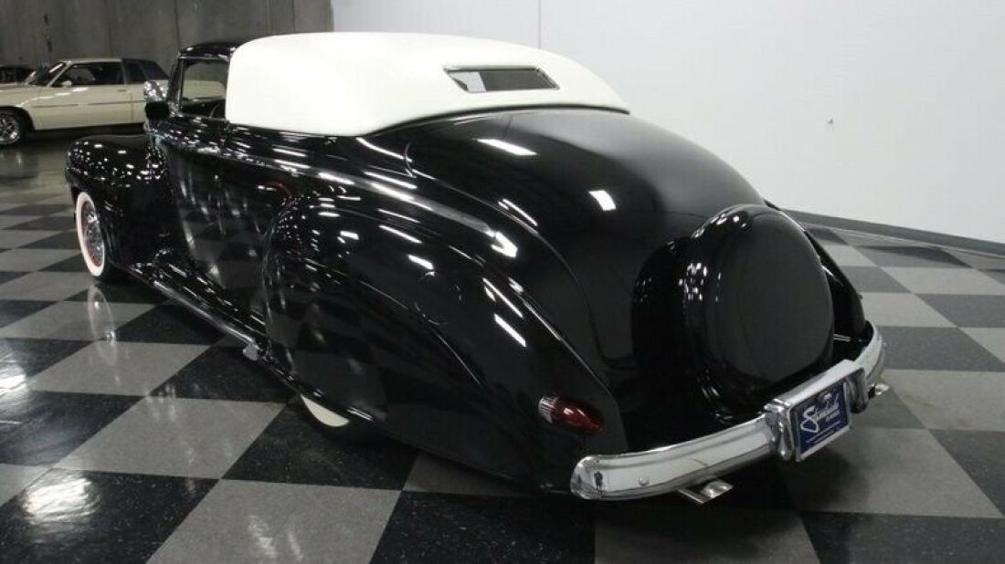 1947 Ford Deluxe Full Custom - photo 10