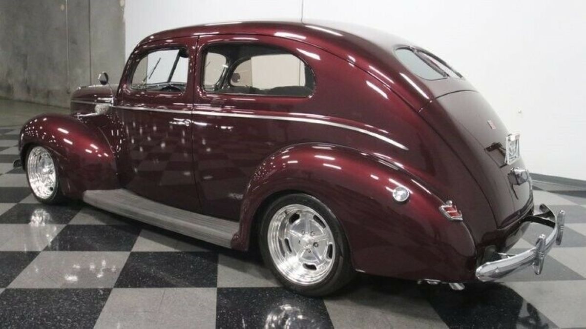 1940 Ford Deluxe Sedan - photo 9