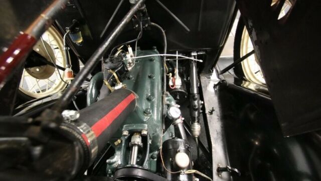 1930 Ford Model A Sedan - photo 4