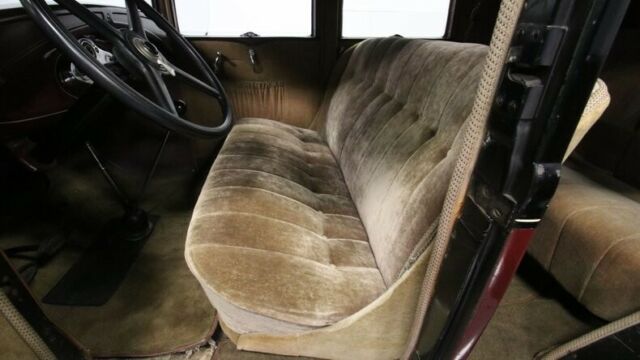 1930 Ford Model A Sedan - photo 5