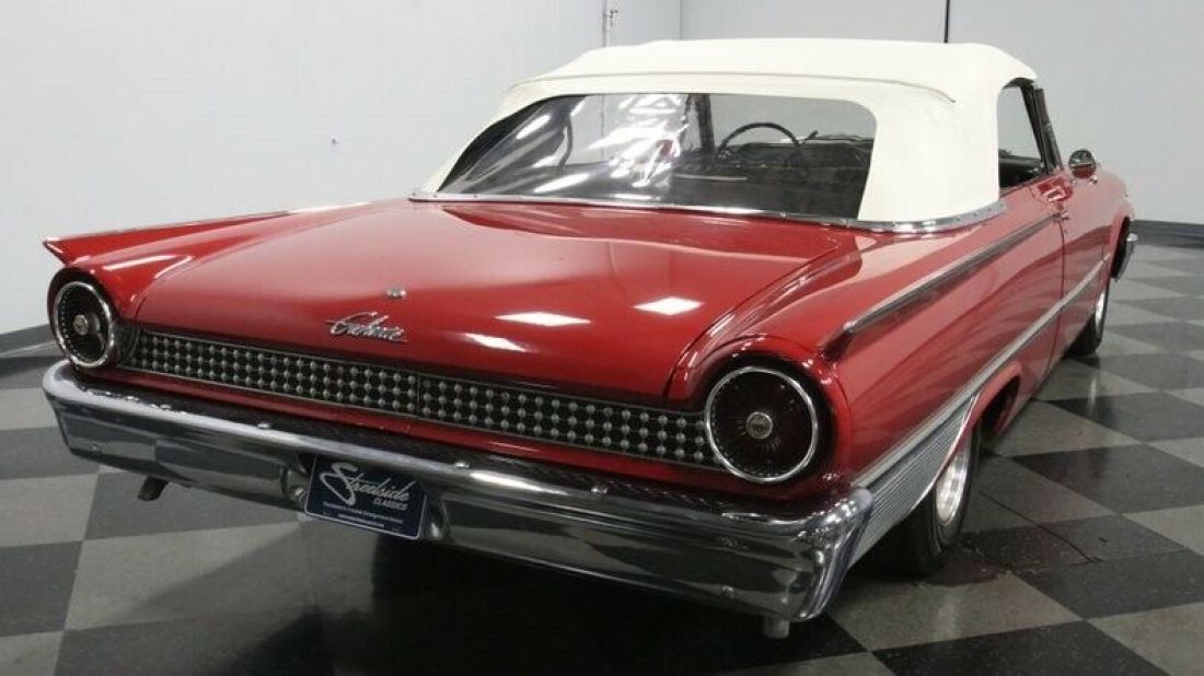 1961 Ford Galaxie Sunliner Convertible - photo 13