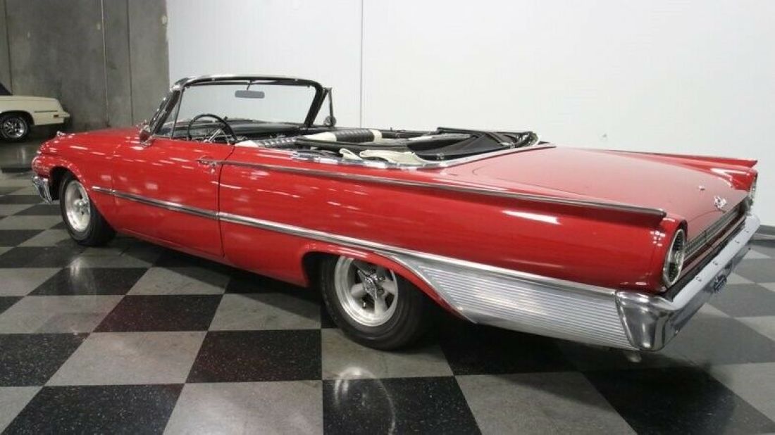 1961 Ford Galaxie Sunliner Convertible - photo 9