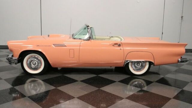 1957 Ford Thunderbird Convertible - photo 3