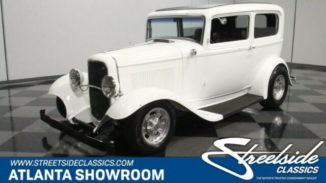 classic vintage chrome fomoco tudor 350 v8 700r4 transmission white 1932 Ford Tudor --