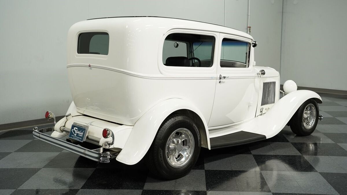 1932 Ford Tudor Restomod - photo 11