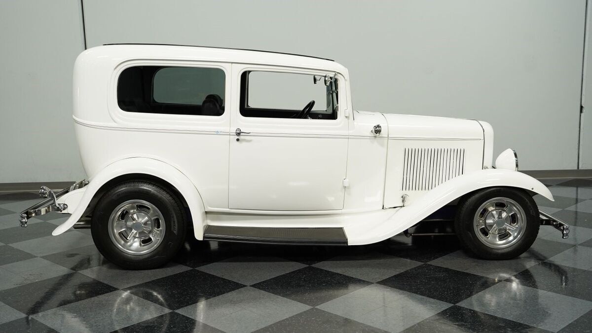 1932 Ford Tudor Restomod - photo 12