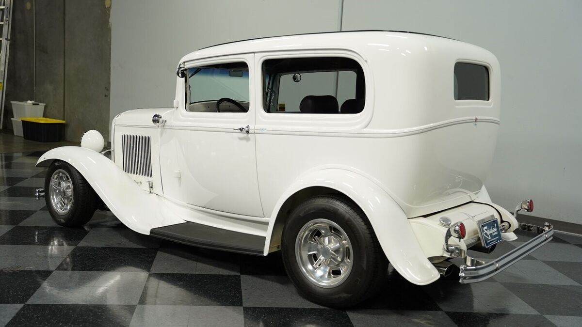 1932 Ford Tudor Restomod - photo 7