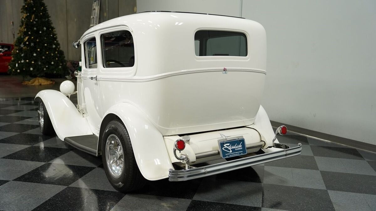 1932 Ford Tudor Restomod - photo 8