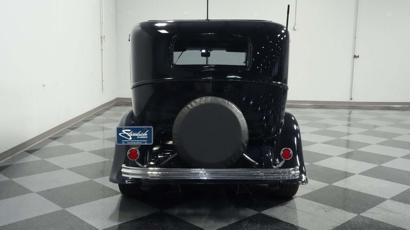 1932 Ford Tudor Streetrod - photo 9