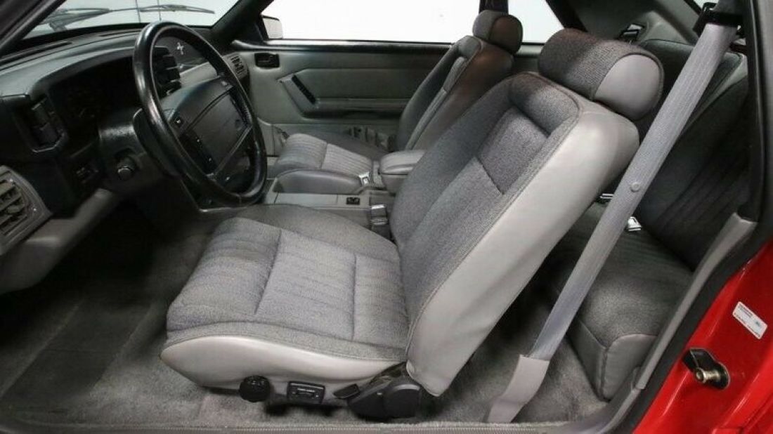 1993 Ford Mustang GT - photo 5