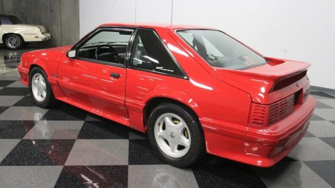 1993 Ford Mustang GT - photo 9